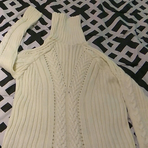 Sweater - Picture 4 of 5